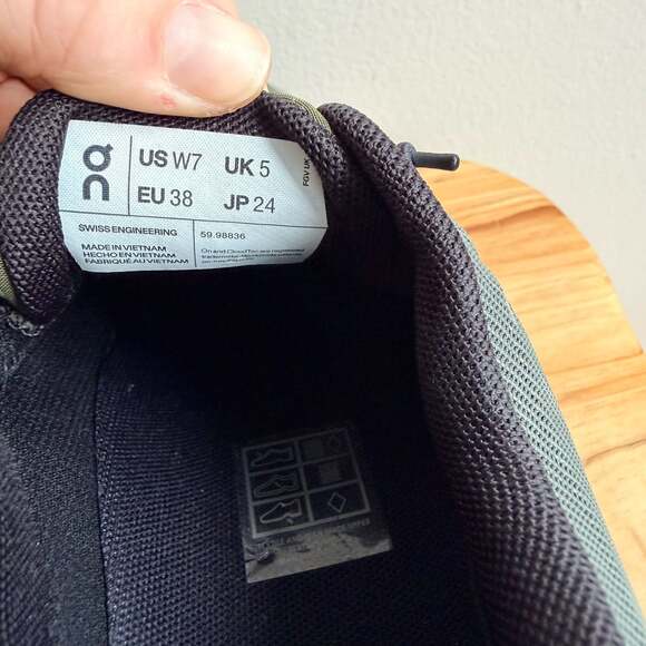 On Cloud 5 Waterproof Women's Running  Sneakers Olive Black Size 7 - Picture 7 of 8